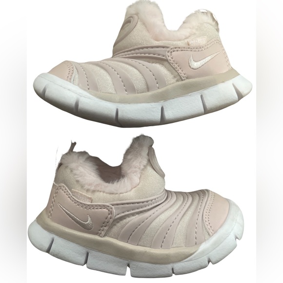 Nike Dynamo Free - Picture 2 of 3